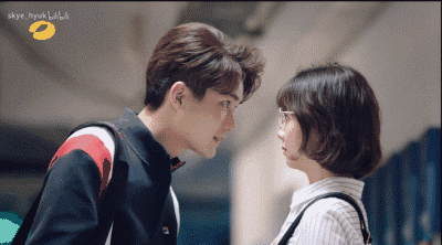 戏外比戏里更甜,花絮就是虐狗特辑 都是同龄人,谭松韵和熊梓淇在戏外