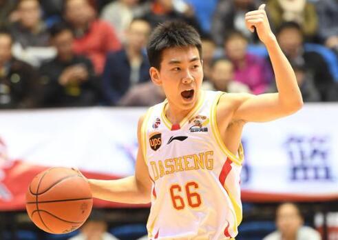 大手笔引进本土助攻王新疆男篮后场实力有增无