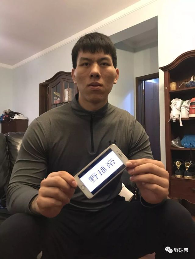 体重不虚奥尼尔,卧推不输詹姆斯,这中国小伙实