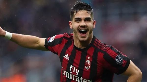 【传闻】乌姆蒂蒂续约巴萨5年,曼联首签只差体