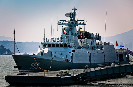 原文配图:中国海军新型导弹护卫舰——"百色舰"入列.严陈 摄