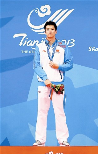 东亚运游泳收官 邱钰涵成四金王- 中国泳军称霸"小水滴"(组图)