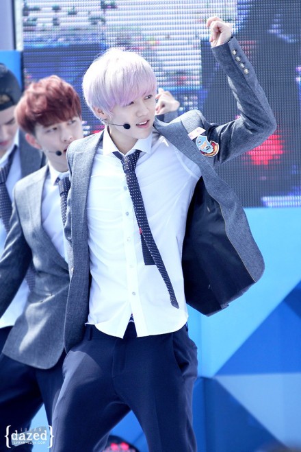 exo吴亦凡鹿晗权志龙尼坤张根硕 韩流star的制服诱惑