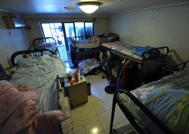 新闻 正文 北京,群租现象已经相当普遍,北京市内交通相对便利的小区内