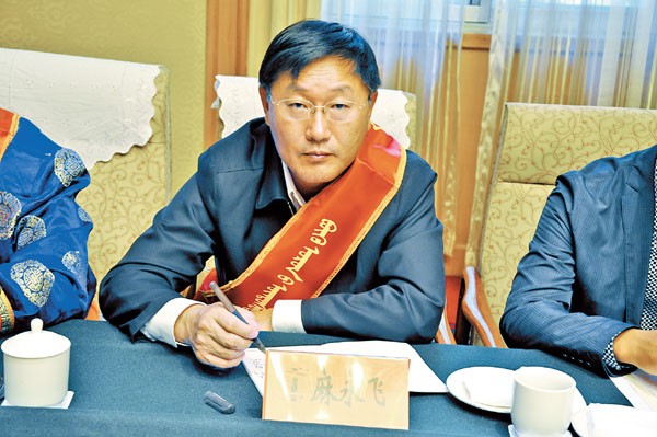 积极为少数民族群众办好事办实事 准格尔旗委副书记,旗长麻永飞 近年