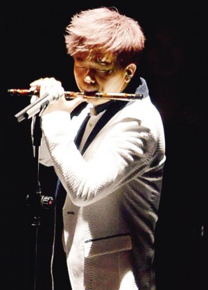 《我的中国星》总决赛落幕- 土家族小伙儿祝家家折桂(组图)