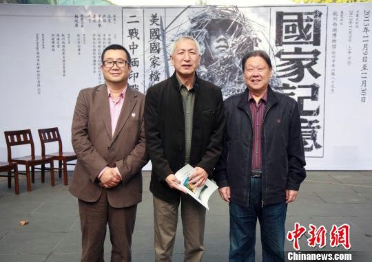 原文配图:最右为戴澄东 李晨韵 摄