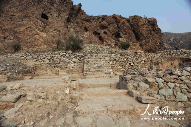 高清:河北宣化发现一座古寺庙遗址 大殿偏殿清晰可辨(组图)