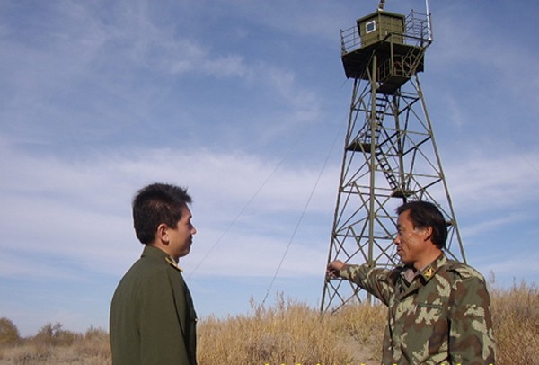 王永福在边境巡逻.