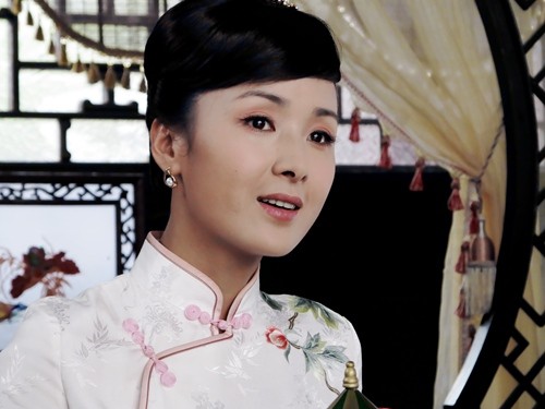 黄曼领衔《铁娘子》 气质典雅变身超级女强人