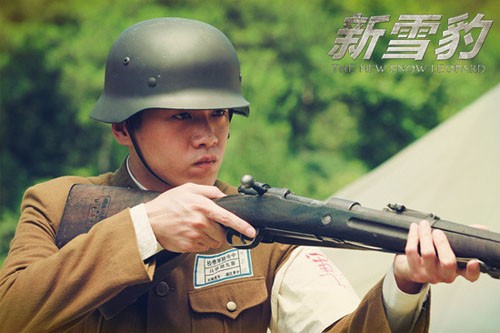 该剧讲述了中国第一支陆地特种作战部队雪豹的缔造者周卫国成长的