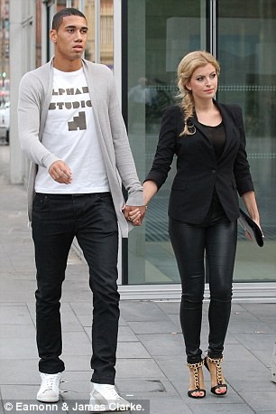 06-斯莫林与女友