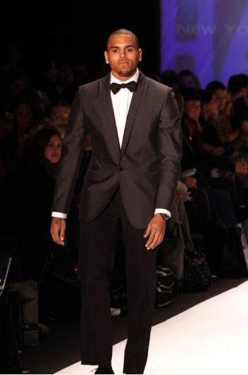 重出歌坛的chrisbrown(克里斯·布朗)虽然力图挽回形