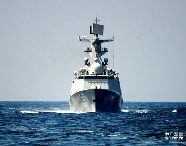 原文配图:中国海军临沂号护卫舰.