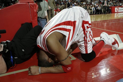 组图:得分王亦是玻璃人 麦蒂nba生涯伤痕累累