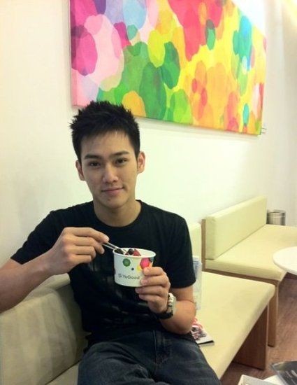 赵雅芝小儿子帅气有型 进军娱乐圈或签tvb(图)