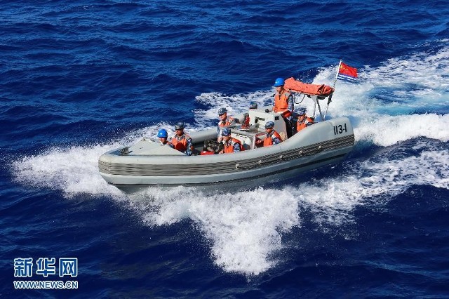 中国海军舰艇编队在太平洋进行海上搜救演练(高清组图)
