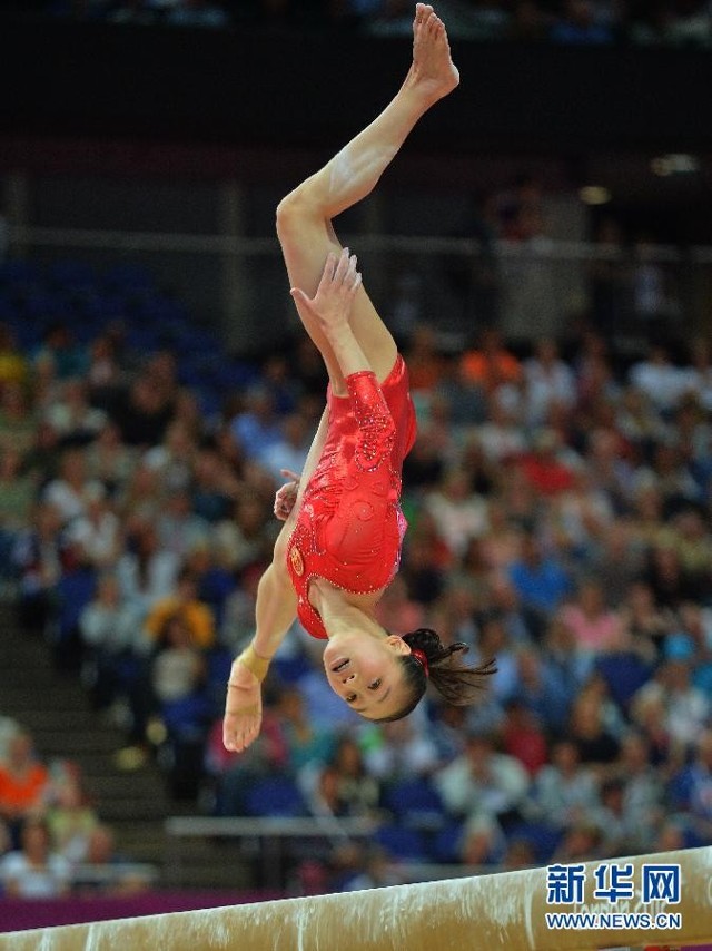 2012年8月7日,体操:眭禄夺得平衡木亚军.图为,眭禄在比赛中.