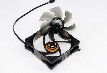 双重减震扼杀噪音 超频三清风风扇赏析