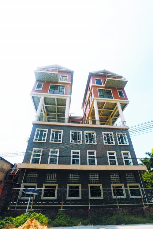 被网友戏称"气死牛顿"的"吊脚别墅" cfp供图 l