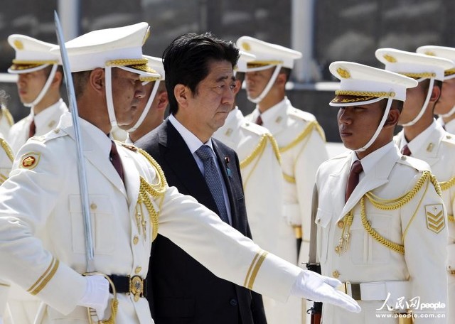 当地时间2013年9月12日,日本东京,首相安倍晋三在国防部与日本自卫队