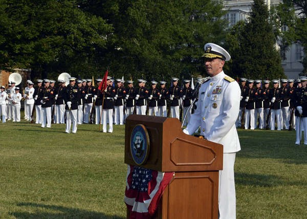 中国海军司令到访美海军秘密基地 出席授勋仪式