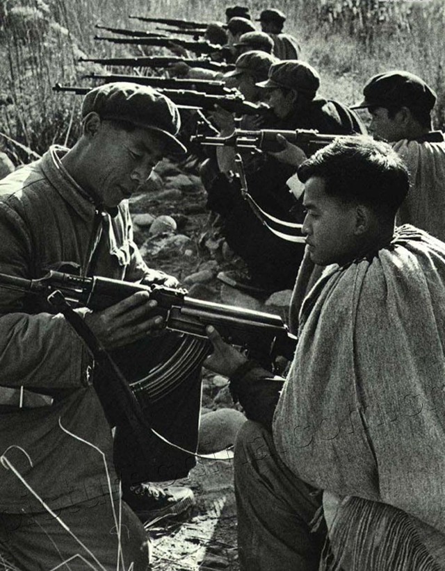七十年代的人民武装(组图)