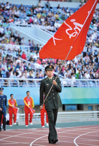 王治郅成为解放军代表团旗手.