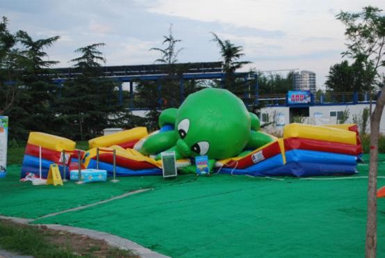 近日,一条"太阳宫公园内应急避难所被改建为卡酷水上乐园"的网帖引起