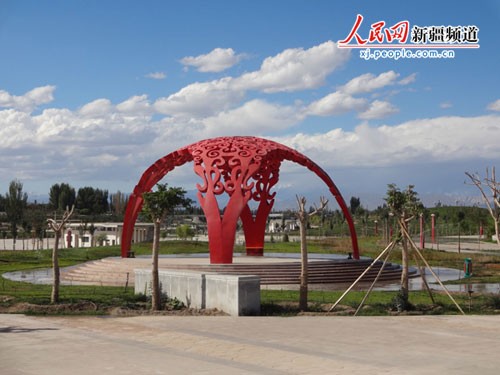 轮台县红桥公园一期完工展城市新姿 结束没有大型公园历史(组图)