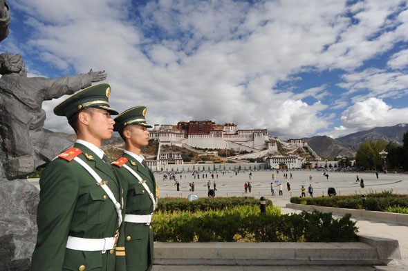 杨雄埃任武警青海总队司令员 宋宝善调任西藏