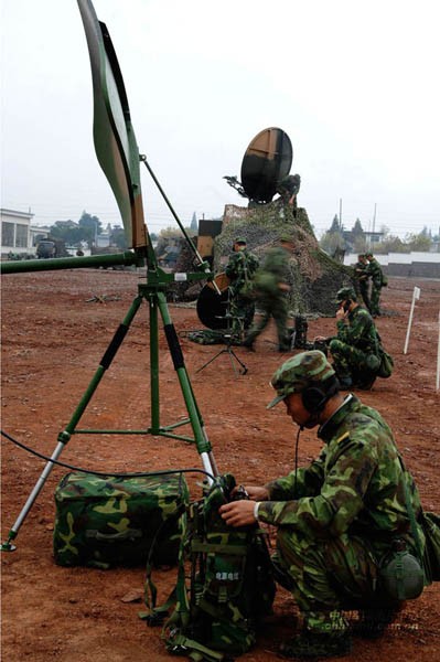 解放军东风4远程弹道导弹值班部队罕见亮相