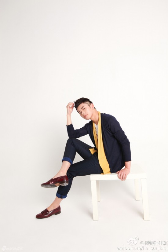 最帅地铁司机孙佳琪走红 被指炒作生活照曝光