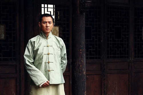 韩栋,娄艺潇,萱萱等联袂主演的"民国爱情美剧"《爱情悠悠药草香》昨晚