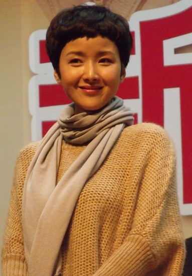 黄曼助阵《是爷们向前走》 众主创发布会再聚首(组图)