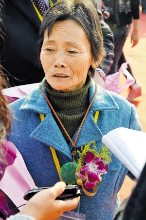 "最美婆婆"陈贤妹高票当选(图)