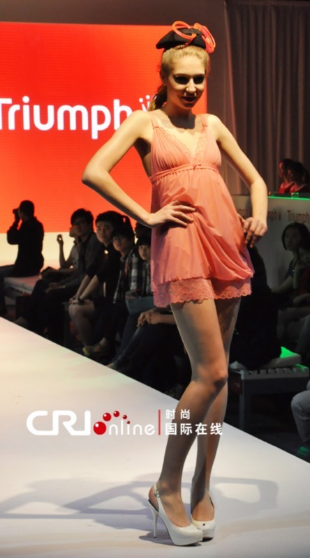 黛安芬2012春季"印象·盛放"新品 盛放都市新性感(组图)