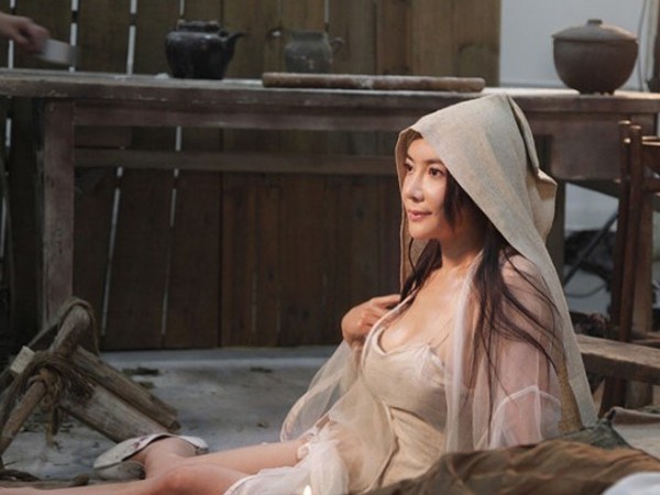 甘婷婷龚玥菲 新旧潘金莲拼身材