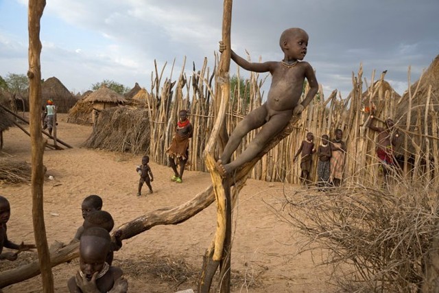 探索非洲最后的原始部落(组图)