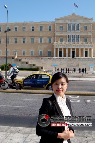 潇湘晨报滚动新闻记者蔡胤在国会大楼前.