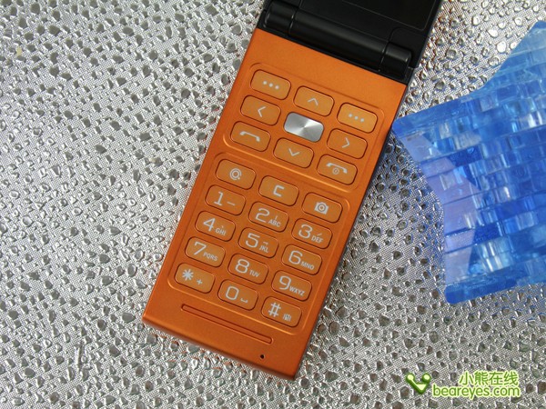 金属亚光 金立n77翻盖双卡手机仅1180(组图)