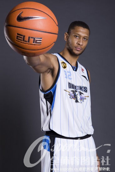 [组图]cba北京金隅官方宣传照 莫里斯霸气十足