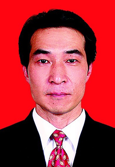 明星编辑记者合影本版图片由本报记者王智于卓实习记者李赢摄 昨日,在