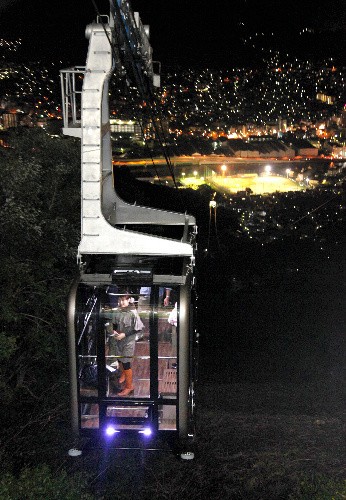 玻璃缆车现身日本稻佐山索道 360度观赏最著名夜景(组图)