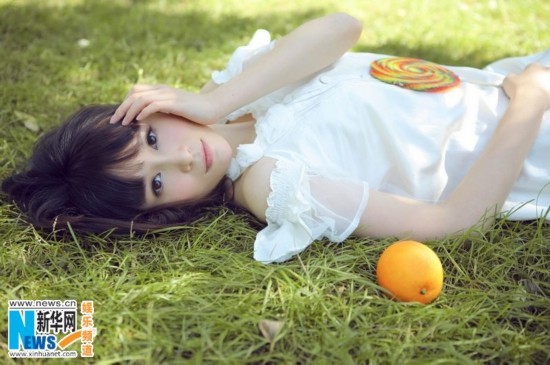 袁菲梦幻糖果写真清新可人 演绎花样芭比风潮/图