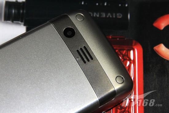 时尚娱乐手机 酷派 f608最新报价760元