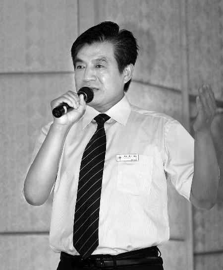 晨钟陈中教育集团董事长陈中