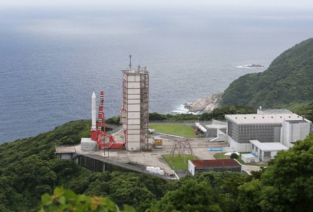 町的内之浦宇宙空间观测所进行了新型固体火箭"艾普斯龙"的发射预演