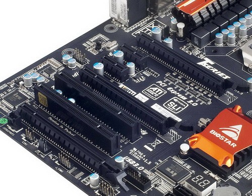 新闻 正文 xe3提供了与xe4完全相同的内存模组,提供4条dimm插槽,支持