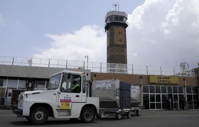 也门萨那国际机场重新开放(组图)